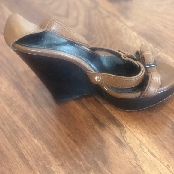 ✨BURBERRY WEDGES - Picture 3 of 4